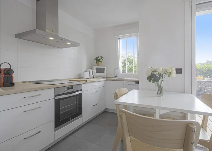 Rostani - - Welkeys Lägenhet *